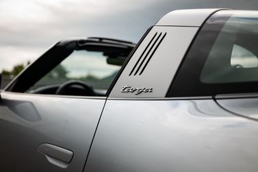 Porsche 911 VIII (992.1), Тарга Targa — эмблема и обозначение модели