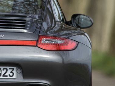 Porsche 911 VI (997) Рестайлинг, Купе — задняя часть автомобиля крупным планом