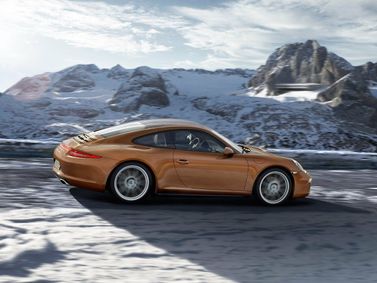 Porsche 911 سابعاً (991)، كوبيه — منظر من الجانب الأيمن