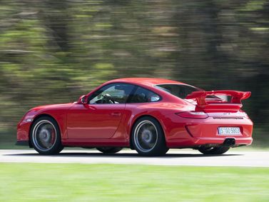 Porsche 911 GT3 997.2, Купе — вид сзади в три четверти
