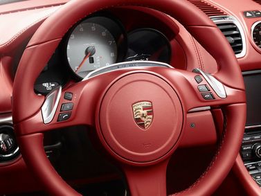 Porsche 718 Boxster ثالثاً (981)، رودستر — عجلة القيادة