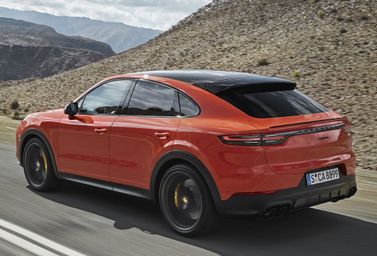 Porsche Cayenne ثالثاً، دفع رباعي 5 أبواب Coupé — منظر خلفي أيمن