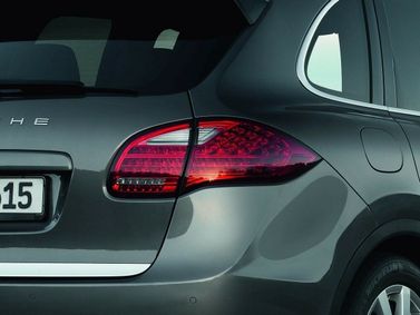 Porsche Cayenne II (958)، دفع رباعي 5 أبواب — المصباح الخلفي