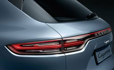 Porsche Cayenne ثالثاً، دفع رباعي 5 أبواب — الجزء الخلفي من السيارة عن قرب