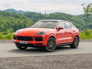 Porsche Cayenne ثالثاً، دفع رباعي 5 أبواب Coupé — منظر أمامي أيمن