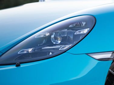 Porsche Cayman ثالثاً 718 (982)، كوبيه — المصباح الأمامي