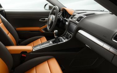Porsche Cayman II (981), Купе — место водителя