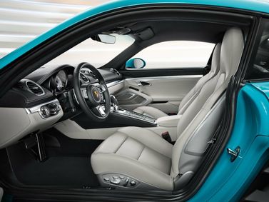 Porsche Cayman ثالثاً 718 (982)، كوبيه — منطقة السائق