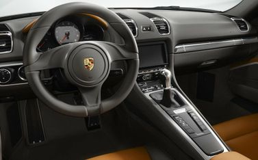 Porsche Cayman II (981), Купе — место водителя