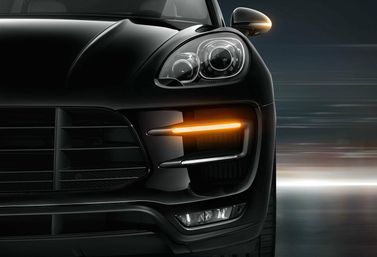 Porsche Macan I، دفع رباعي 5 أبواب — الجزء الأمامي من السيارة عن قرب
