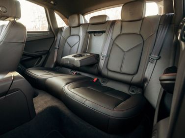 Porsche Macan I Рестайлинг, Внедорожник 5 дв. — задние сиденья