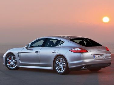 Porsche Panamera I، هاتشباك 5 أبواب — منظر خلفي أيمن