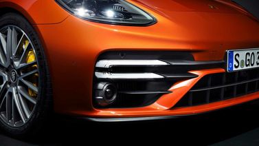 Porsche Panamera II (971.2) Рестайлинг, Хэтчбек 5 дв. — передняя часть автомобиля крупным планом