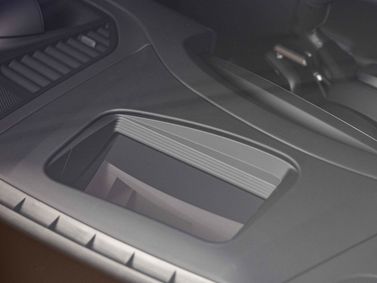 Porsche Panamera ثالثاً، ليفتباك — تفصيل داخلي