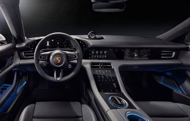 Porsche Taycan I، سيدان — لوحة القيادة