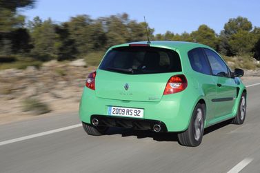 Renault Clio RS III Рестайлинг, Хэтчбек 3 дв. — вид сзади справа