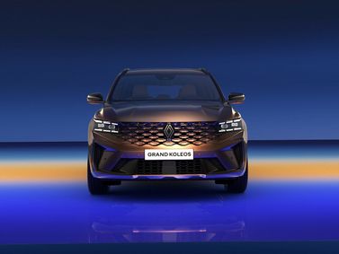 Renault Grand Koleos، دفع رباعي 5 أبواب — منظر أمامي