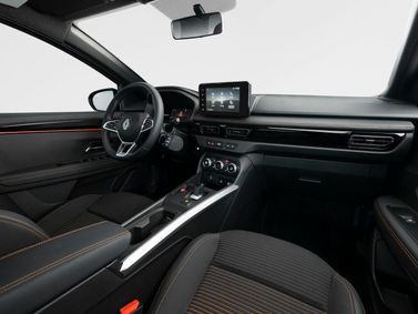 Renault Kardian، هاتشباك 5 أبواب — منطقة السائق