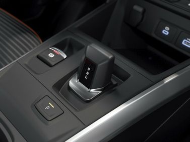 Renault Kardian، هاتشباك 5 أبواب — محدد ناقل الحركة