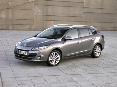 Renault Megane III, Универсал 5 дв. — вид спереди справа
