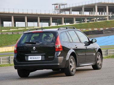 Renault Megane II, Универсал 5 дв. — вид сзади справа