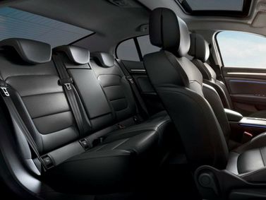 Renault Megane IV Рестайлинг, Седан — задние сиденья