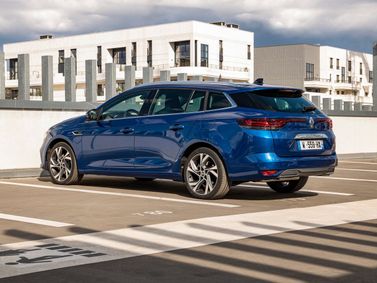 Renault Megane فيس ليفت IV، واجون 5 أبواب — منظر خلفي أيمن