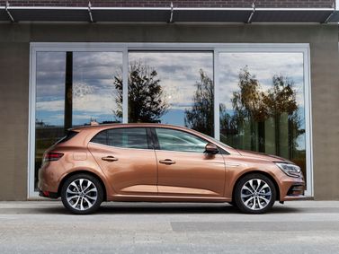 Renault Megane IV Рестайлинг, Хэтчбек 5 дв. — вид слева