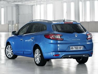 Renault Megane III Рестайлинг 2, Универсал 5 дв. — вид сзади слева