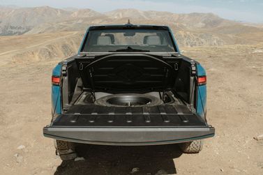 Rivian R1T، بيك أب بكابينة مزدوجة — حجرة الأمتعة