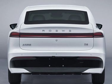 Roewe D6, Седан — вид сзади