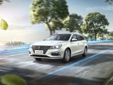 Roewe i5 I, Универсал 5 дв. Ei5 — вид спереди в три четверти