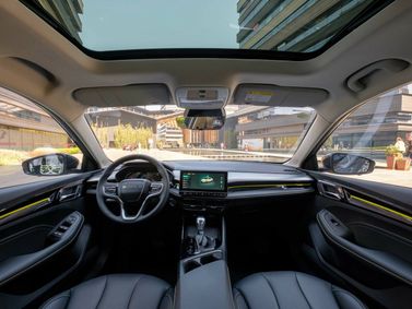 Roewe i5 I Рестайлинг, Седан — место водителя