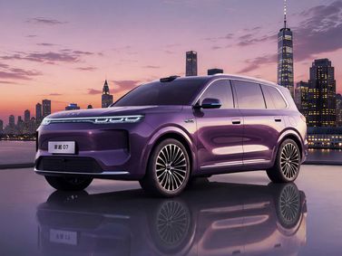 Roewe Jiayue 07, SUV 5 dr. — front three-quarter view