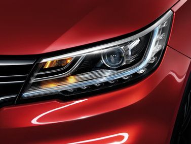 Roewe RX3, SUV 5 dr. — headlight