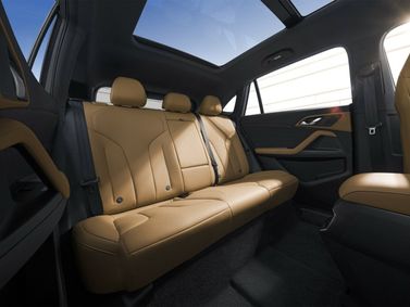 Roewe RX5 ثانياً، دفع رباعي 5 أبواب — المقاعد الخلفية
