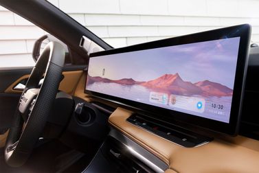 Roewe RX5 ثانياً، دفع رباعي 5 أبواب — شاشة نظام المعلومات والترفيه