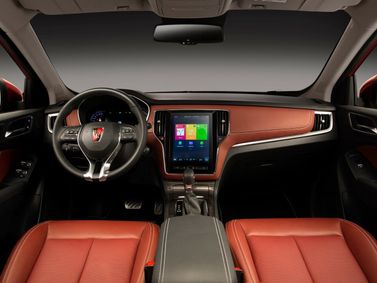 Roewe RX5 I، دفع رباعي 5 أبواب — لوحة القيادة