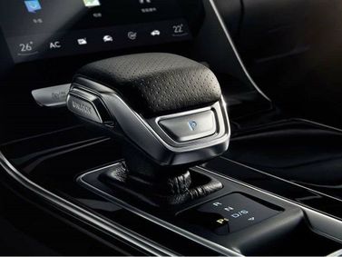 Roewe RX5 Max I, Внедорожник 5 дв. — селектор коробки передач
