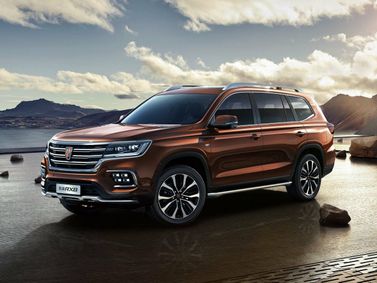 Roewe RX8, Внедорожник 5 дв. — вид спереди в три четверти