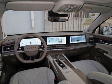 Roewe RX9, Внедорожник 5 дв. — место водителя