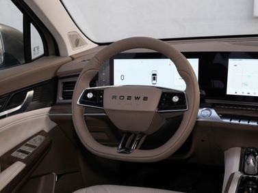 Roewe RX9, Внедорожник 5 дв. — место водителя