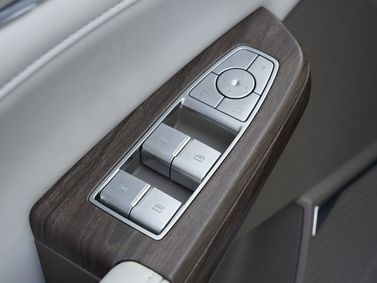 Roewe RX9, Внедорожник 5 дв. — деталь интерьера