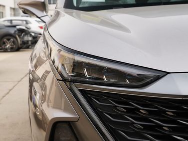 Roewe RX9, Внедорожник 5 дв. — вид спереди