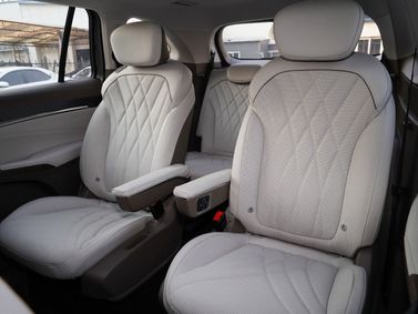 Roewe RX9, Внедорожник 5 дв. — задние сиденья