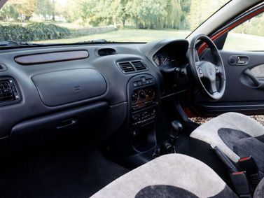 Rover 200 III (R3), Hatchback 3 dr. — dashboard
