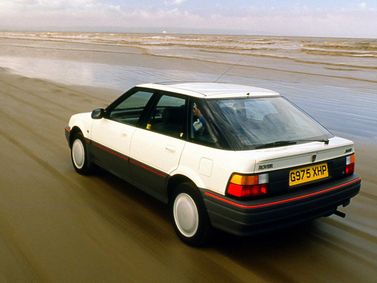 Rover 200 II (R8), Хэтчбек 5 дв. — вид сзади слева