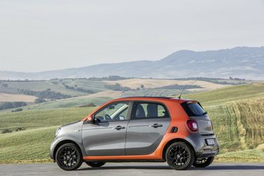 Smart Forfour II, Хэтчбек 5 дв. — вид сзади справа