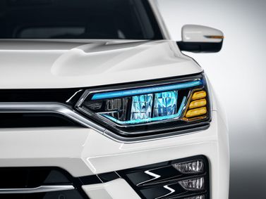 SsangYong Korando رابعاً، دفع رباعي 5 أبواب — المصباح الأمامي