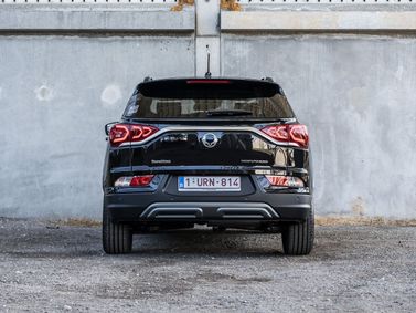 SsangYong Korando رابعاً، دفع رباعي 5 أبواب — منظر خلفي